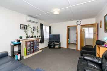 22 Dixon Ave, Hawera