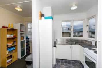 22 Dixon Ave, Hawera