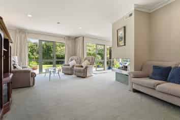 2 Brook Place, Springfield