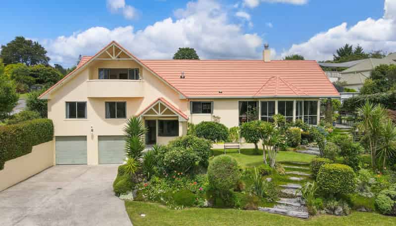 2 Brook Place, Springfield