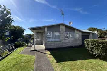 36 Collins Street, Hawera