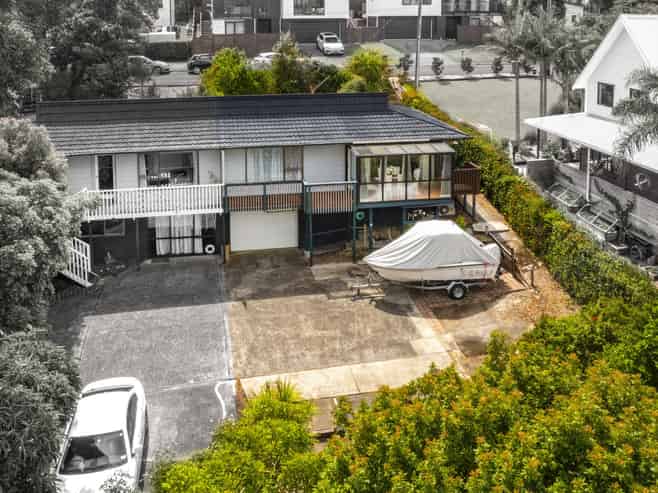 2A Orewa Street, Torbay