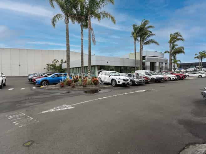 Premium Dual-Access Industrial with Drive-Through