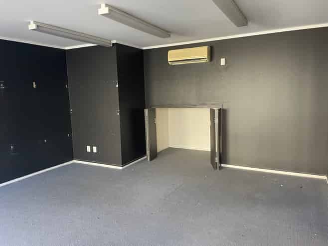 Vacant Now, Waiting For You