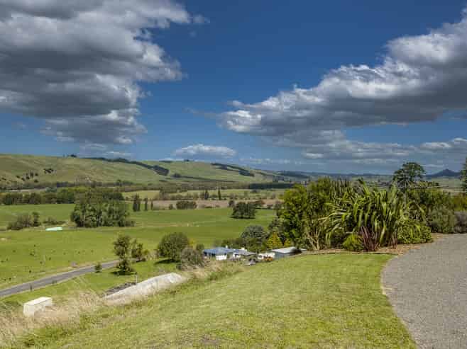 2564 Middle Road, Poukawa