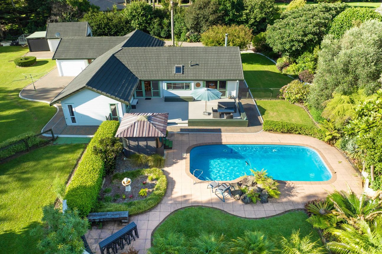 A Private Retreat in a Beautiful Estate Setting - Widok 3