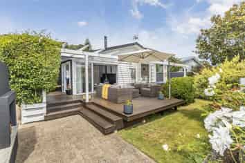 27 Cluny Road, Plimmerton