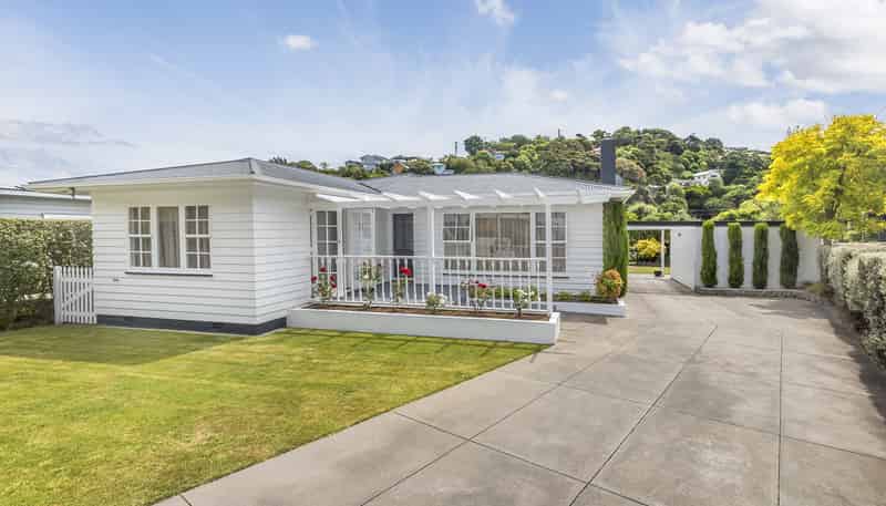 27 Cluny Road, Plimmerton