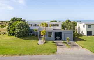 11 Nunu Drive, Flat Point