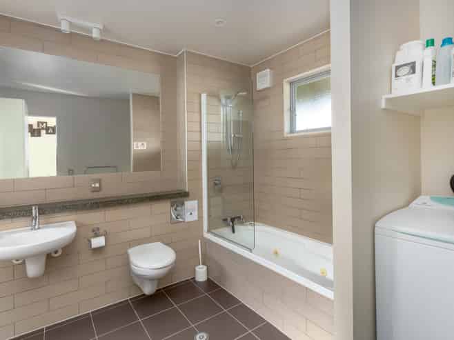 11 Nunu Drive, Flat Point