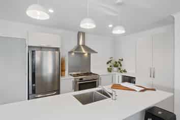 1 Benmore Crescent, Pyes Pa