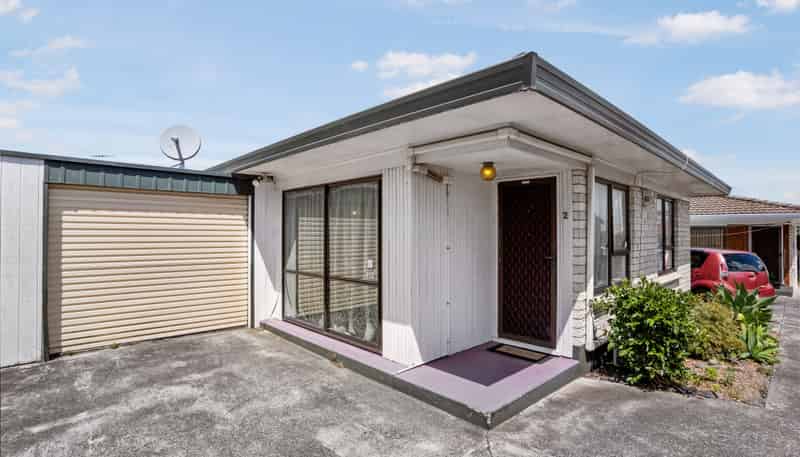 2/12 Russell Road, Manurewa
