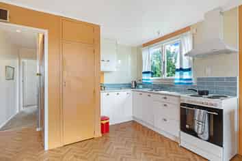 35 London Street, Hampden