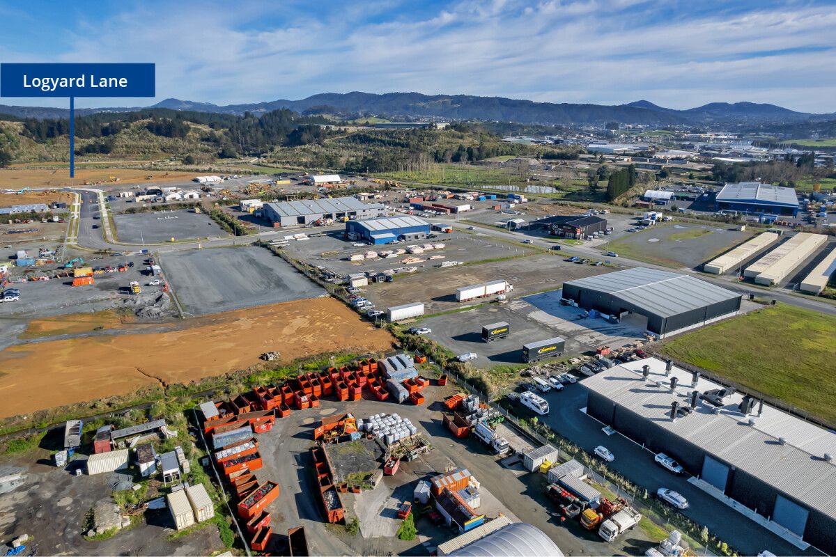 Secure Metalled Yards – Logyard Lane, Port Nikau – pohled 2