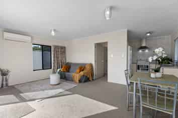 128F Sixteenth Avenue, Avenues