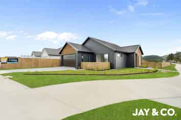 2 Karahui Road, Clevedon