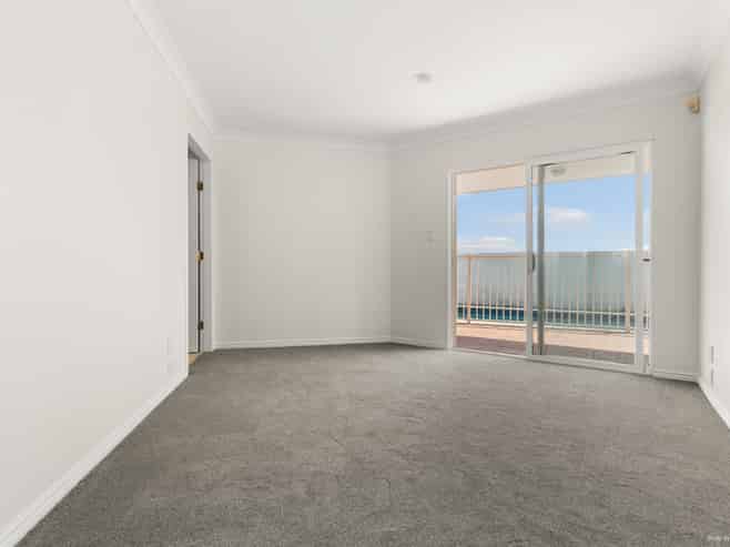 1966 Awhitu Road, Pollok