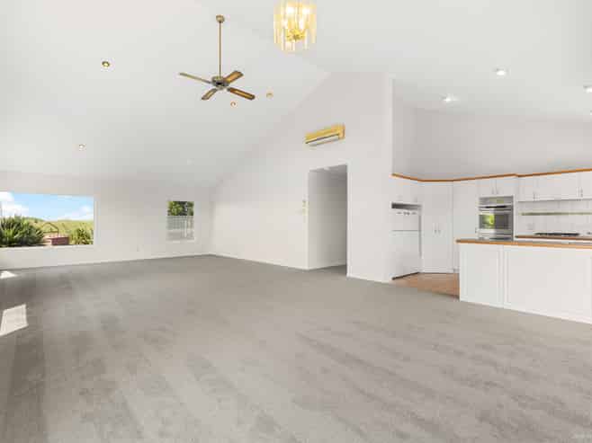 1966 Awhitu Road, Pollok