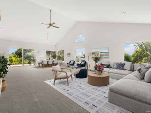 1966 Awhitu Road, Pollok