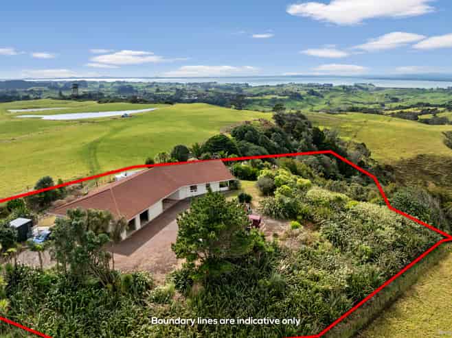 1966 Awhitu Road, Pollok