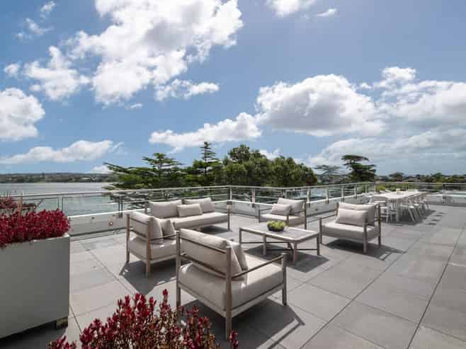 10/258 Hurstmere Road, Takapuna