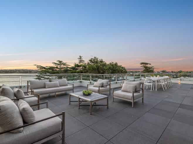 10/258 Hurstmere Road, Takapuna