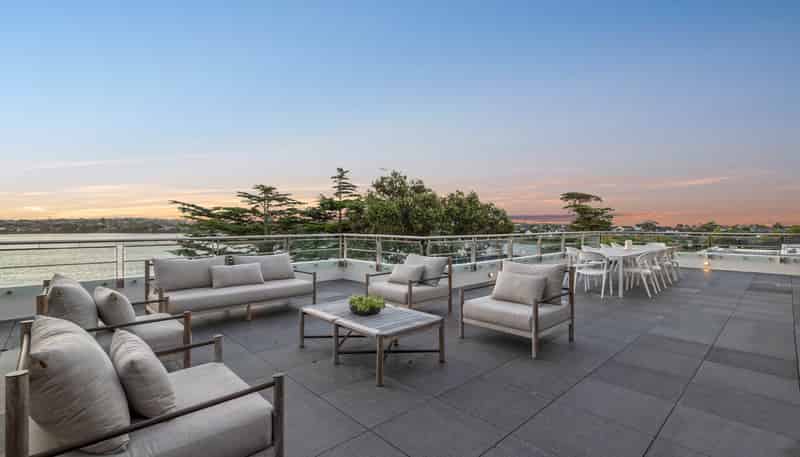 10/258 Hurstmere Road, Takapuna