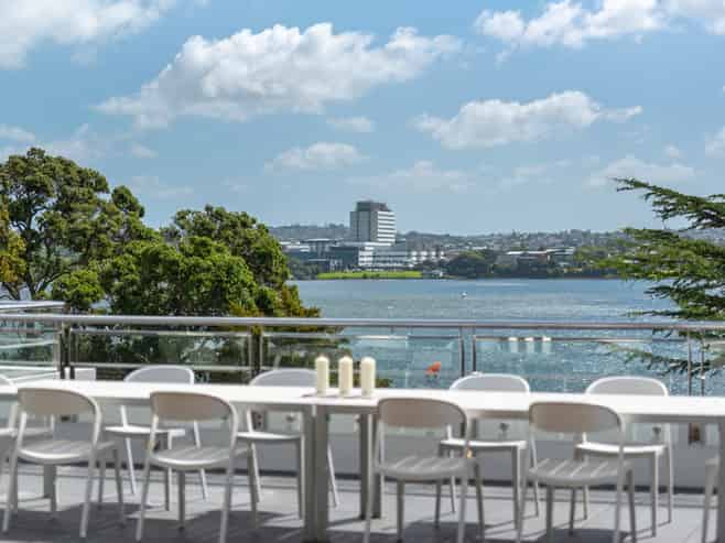 10/258 Hurstmere Road, Takapuna