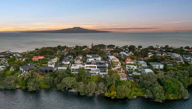 10/258 Hurstmere Road, Takapuna