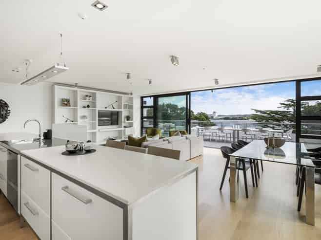 10/258 Hurstmere Road, Takapuna