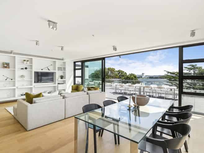 10/258 Hurstmere Road, Takapuna