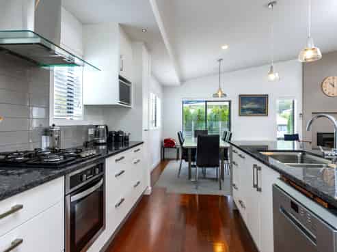 29 Beach Road Waikawa, Picton