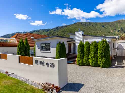 29 Beach Road Waikawa, Picton