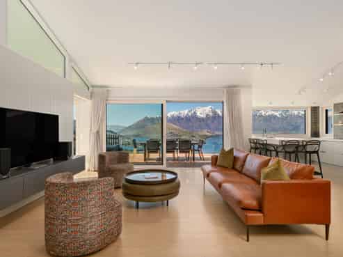 8 Lochy Road, Fernhill/Sunshine Bay