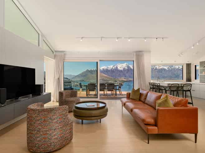 8 Lochy Road, Fernhill