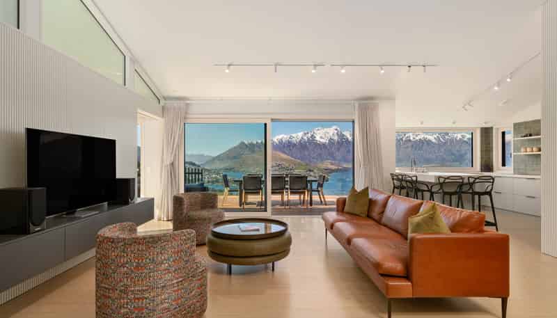 8 Lochy Road, Fernhill