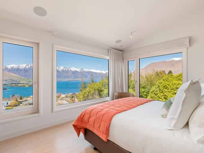 8 Lochy Road, Fernhill