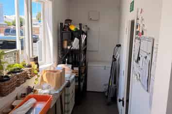 High profile corner site for lease - Napier South