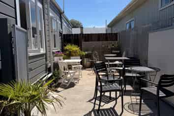 High profile corner site for lease - Napier South