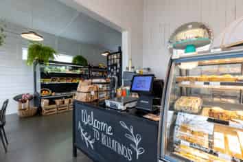 High profile corner site for lease - Napier South