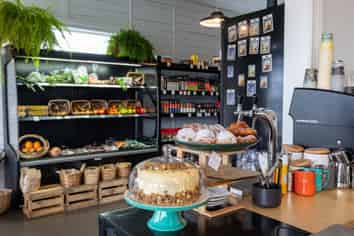 High profile corner site for lease - Napier South