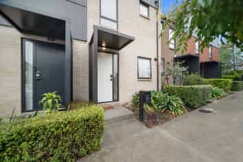 14 Rara Lane, Manukau