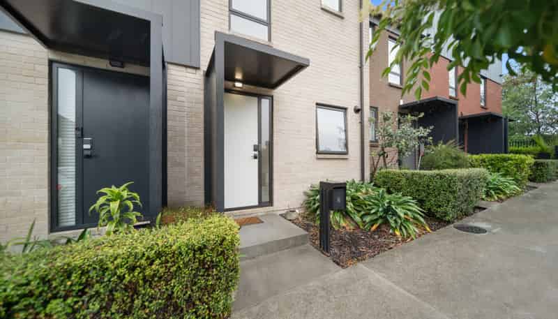 14 Rara Lane, Manukau