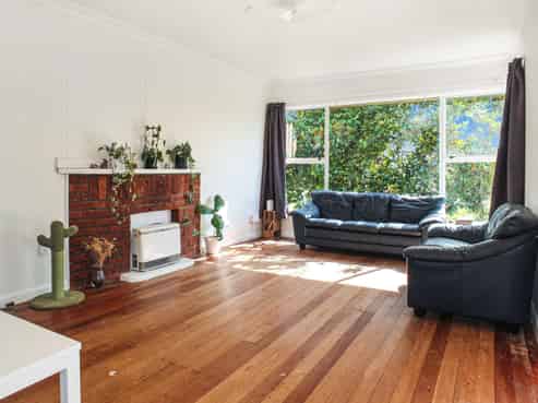 19 Johnston Street, Foxton