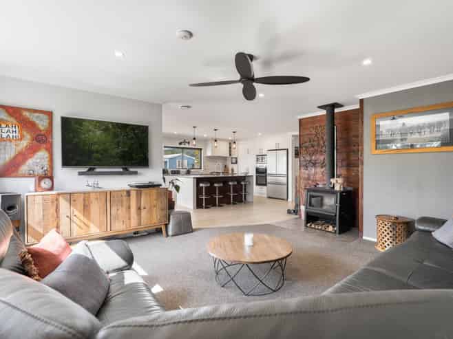 102 Mark Street, Whangamata