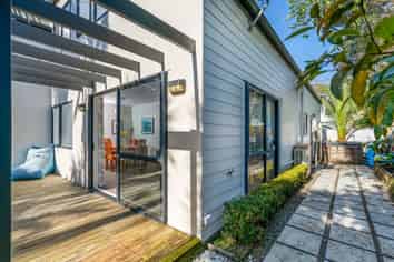 2/116 Maskell Street, St Heliers