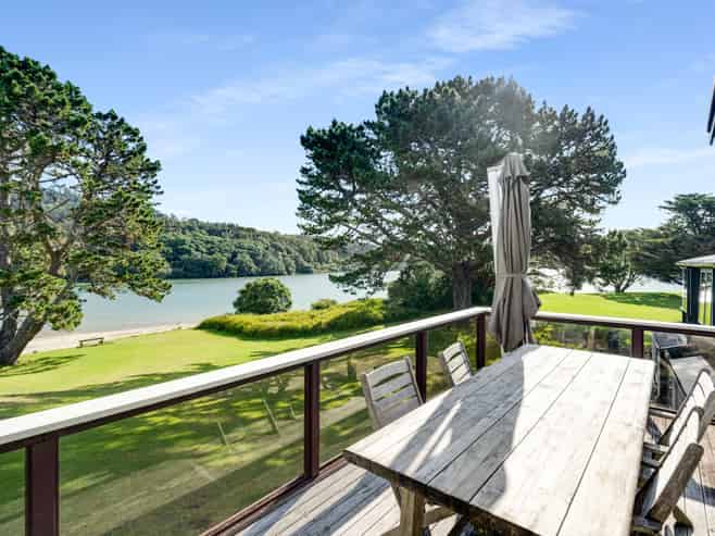 137 Patuwai Drive, Whangamata