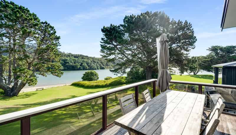 137 Patuwai Drive, Whangamata