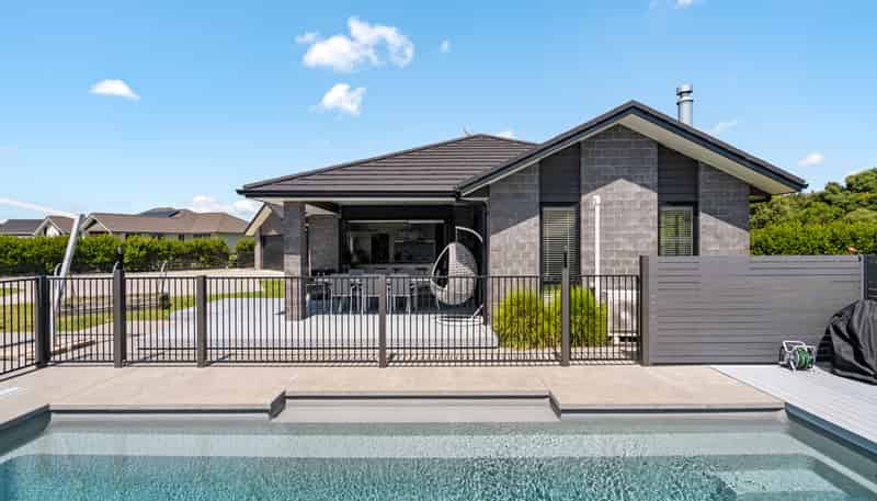 15 Mike Smith Drive, Cambridge
