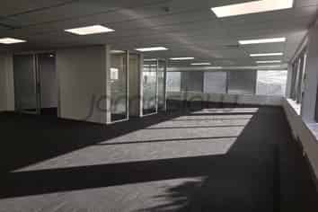 Greenlane Central Office 323m2 + 8 car parks